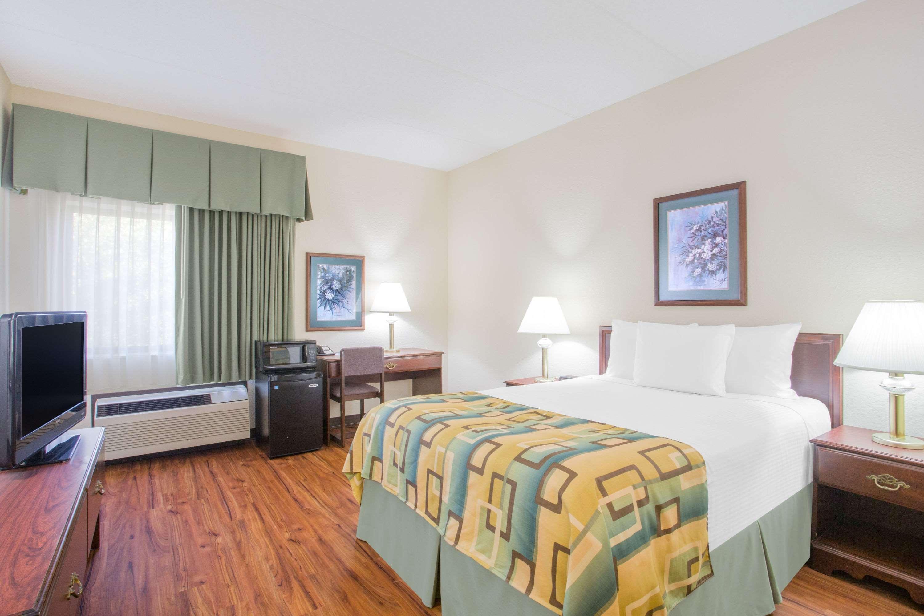 Hotel Baymont By Wyndham Corbin Exterior foto